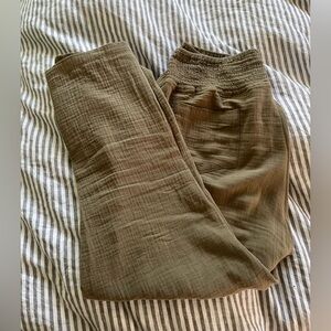 Emme Everyday Breeze Pant in Cotton Gauze- Medium, Moss Green